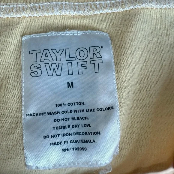 Taylor Swift Golden Like Daylight Yellow Spirit Jersey Sz M T-Shirt Rare - Picture 3 of 3